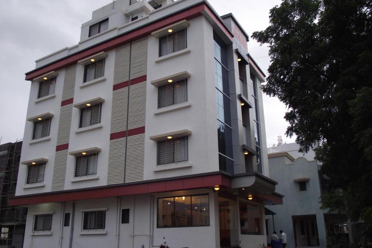 Sai Palkhi Hotel Shirdi Exterior photo